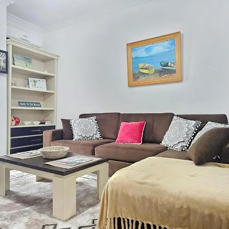 Main Seaview Durres ゴーレム