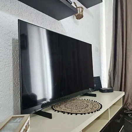 Main Seaview Durres アパート ゴーレム