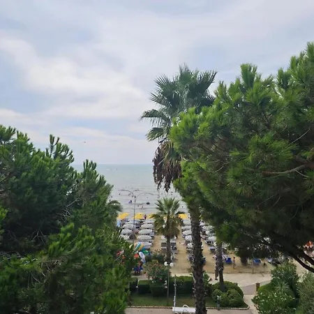 アパート Main Seaview Durres *