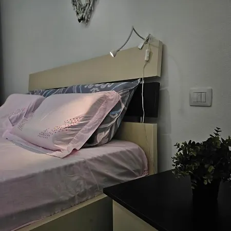 Main Seaview Durres ゴーレム