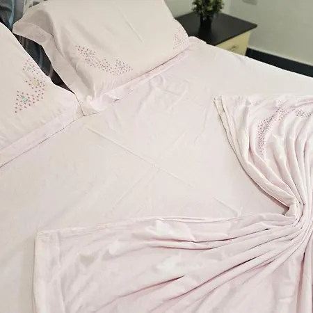 アパート Main Seaview Durres ゴーレム